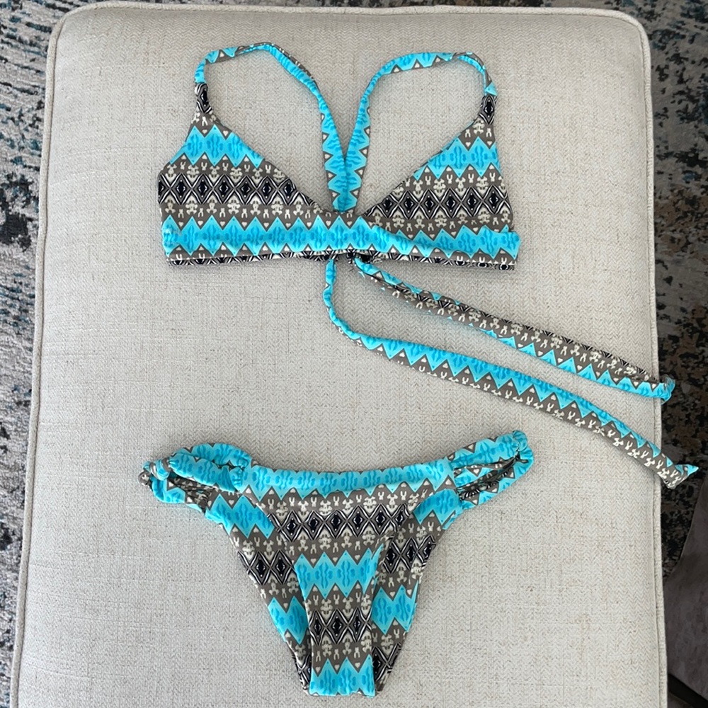 Frankies Bikinis Size Small